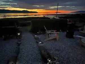 Carnmhor, Isle of Skye - Stunning 242 Year Old Cottage on Its Own Sea Shore!