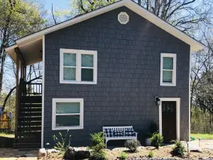 Modern Apartment on The Talimena Scenic Byway-walk to downtown