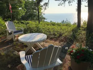 Rockview Cottage: Peaceful Lake Champlain Retreat, Private