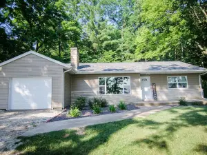 Peaceful, Country Cottage with Open Floor Plan
