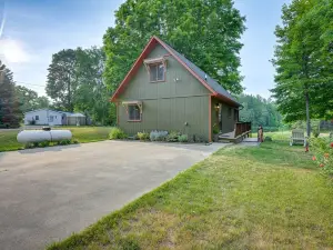 Peaceful Waterfront Cabin on Tittabawassee River!