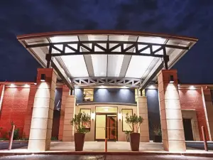 12 Oaks Hotel
