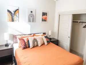 Inviting Cozy Haven with Garden & WiFi Amenities