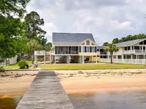 Waterfront Escape with Private Boat Dock - Tranquil Beach Retreat