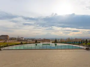 Latar Hotel Complex