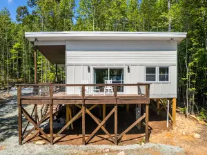 Private Water-Themed Treehouse Escape - Enchanting Cozy Retreat