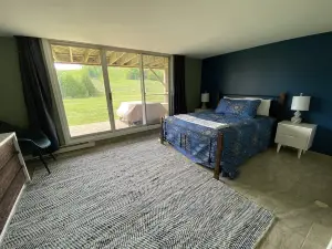 Spectacular Hillside Haven - Pool, Deck, Air, WiFi, Views