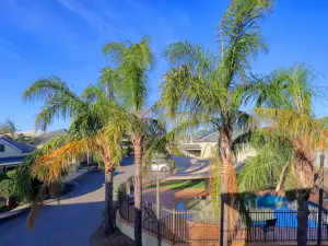 Bridges on Meninya Motel & Apartments