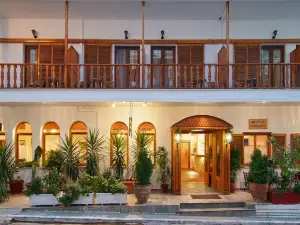 Acropole Delphi City Hotel