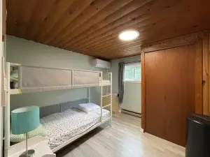 Cheerful Waterfront Cottage