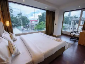 Emerald Hotel