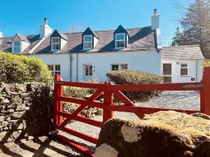 No 4 Old Post Office Row Isle of Skye - Book Now!