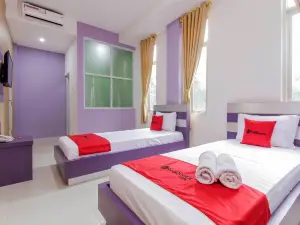 RedDoorz Plus Near Stasiun Bekasi