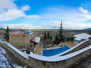 Kyriaki Guesthouse & Suites