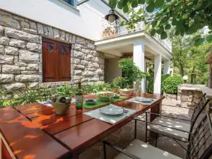 2 Bedroom Gorgeous Home in Matulji