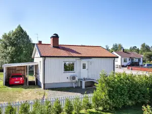 Entire Villa HomelyComfort, Laxå