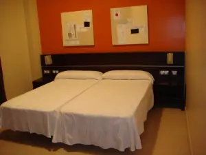 Hotel León Tierra de Vinos
