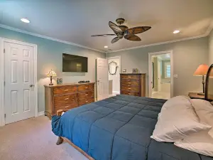 Beautiful Wine Country Home w/ Hot Tub & Lake View