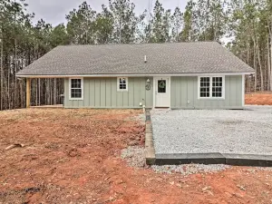 Peaceful Family Cabin on 10 Acres w/ Game Room!