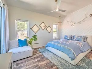 Mtn Views & Gas Fire Pit: Luxe Pine Escape!