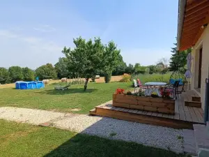 Studio Avec Terrasse au Calme