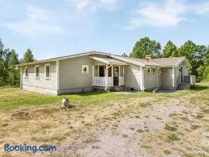 Holiday Home Erikstorp Villan by Interhome
