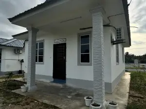 HOMESTAY DESA ALA HOTEL |  PERUBATAN AYAH MAT