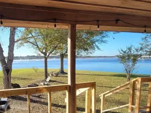Cozy Lake House with Amazing Views Close to Hooks Marina