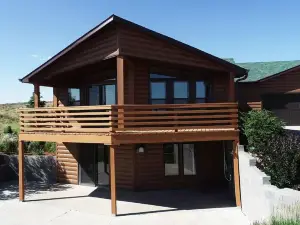 The "Sandhills Oasis" Lakehouse @Lake Mac- Sleeps 15, Minutes from the Lake!