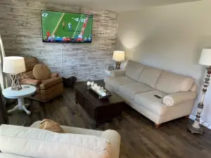 Beautiful Lambeau Field Area Home