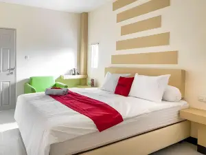 RedDoorz Plus Near Millenium Ict Centre Medan 2