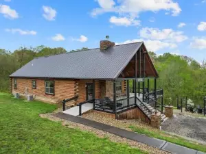 Serenity Ridge Scenic Luxury Log Estate Getaway