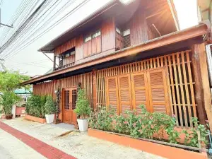 บ้านมาดามกรีน Baan Madamn Green Nan