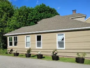 Located directly in central downtown and beach area, fish or kayak from backyard