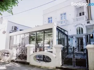 Bela Kuka Hotel