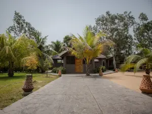 Aborigines Beach Resort