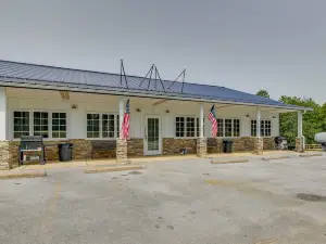 Lead Hill Vacation Rental Walk to Lake!