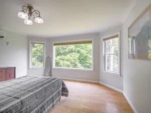 Pet-Friendly Port Henry Apartment Walk to Water!