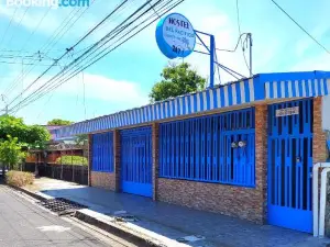 Hostel del Pacífico Habitación con baño privado y aire acondicionado