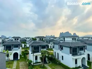 Casa Retreat Villa Sonasea Vân Đồn