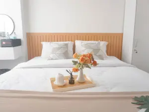 Cozy & Homey Studio Metropolitan Park By Travelio