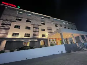 Hotel Jhankar Palace