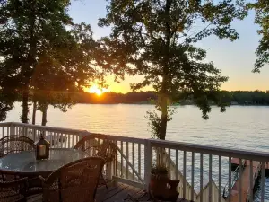 Abbeville-Naturewood on Lake Secession. Newly Renovated, Cozy 2 Br 1 1/2 Bath