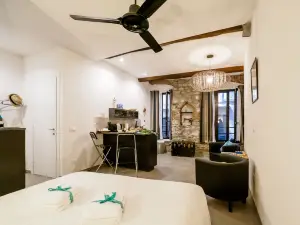 Camaella Luxury Studio