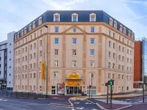 Premiere Classe Paris Ouest - Pont de Suresnes