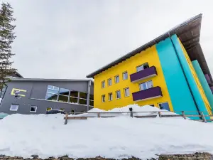 Basekamp Mountain Budget Hotel