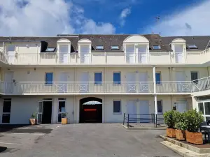 호텔 아이젠후어 (구 킹 호텔)