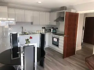 Lovely 2-Bed Apartment in Brentwood