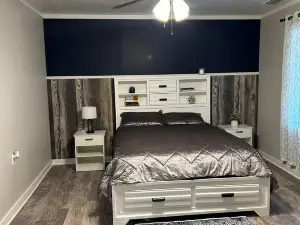 Charming 1-bedroom house in Ore City with WiFi