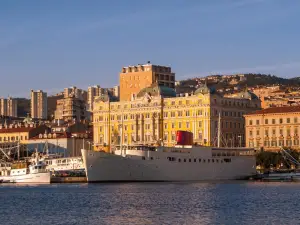 Botel Marina